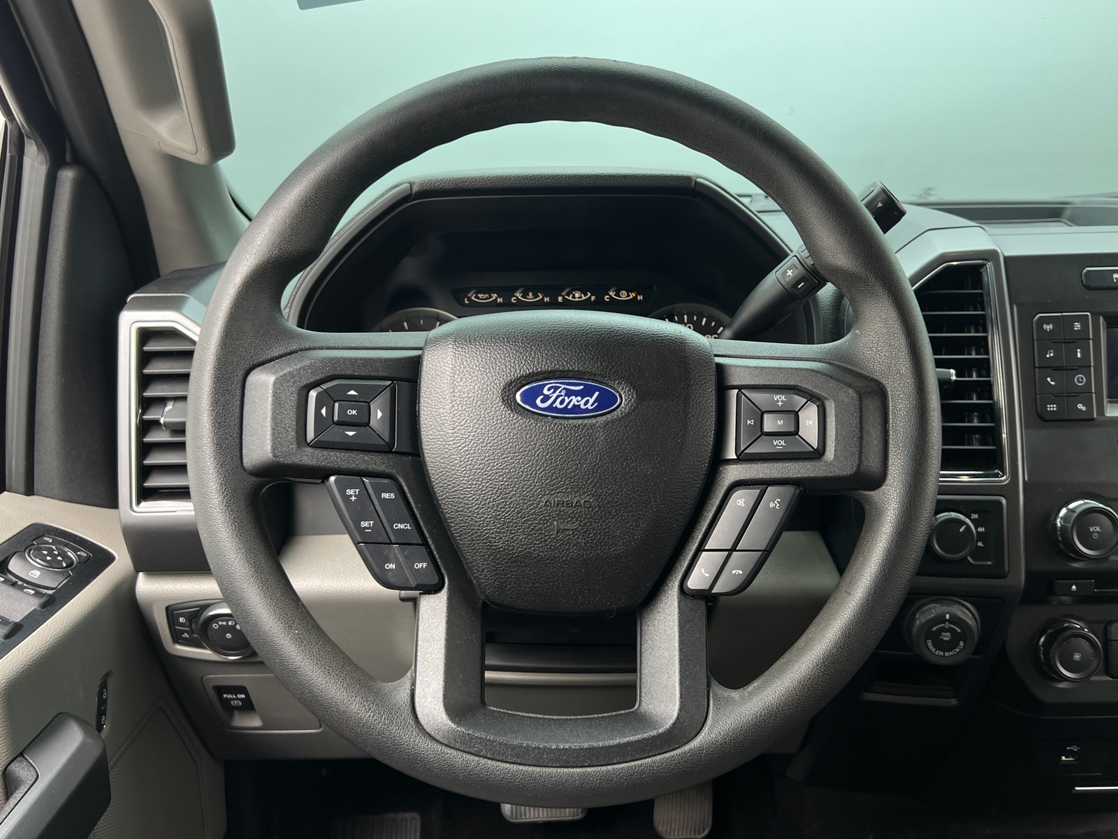 Thumbnail: 2018 Ford Econoline - 5