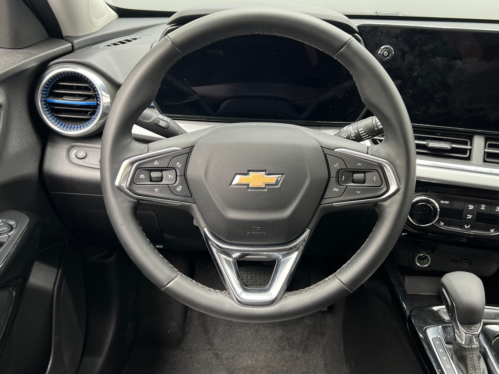 Thumbnail: 2025 Chevrolet Trax - 5