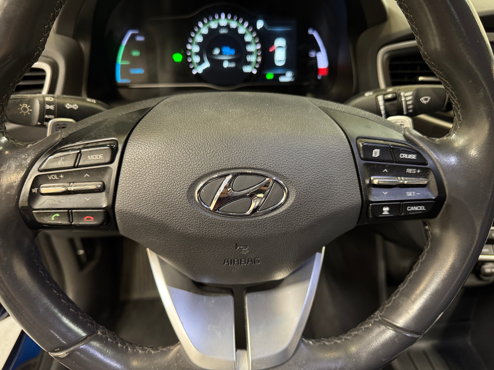 Thumbnail: 2017 Hyundai Ioniq - 4