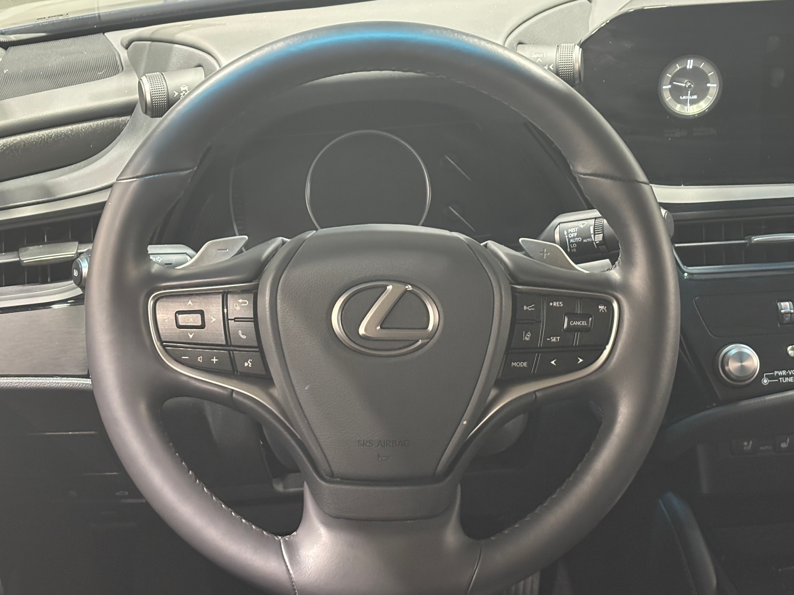 Thumbnail: 2024 Lexus ES - 4