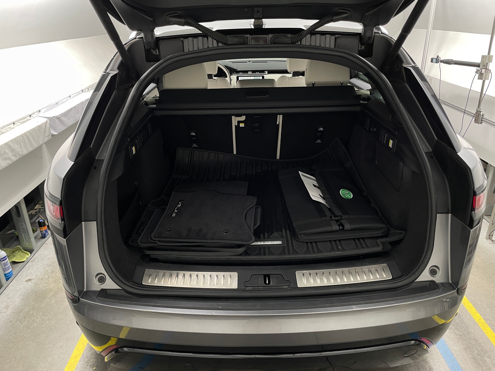 Thumbnail: 2021 Land Rover Range Rover Velar - 6