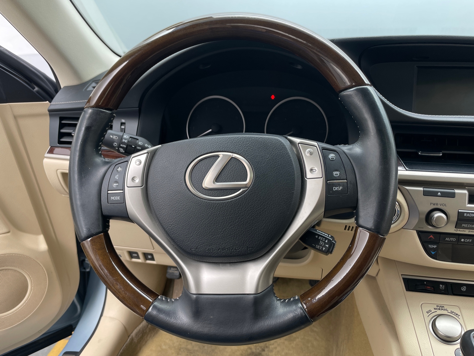Thumbnail: 2013 Lexus ES - 4