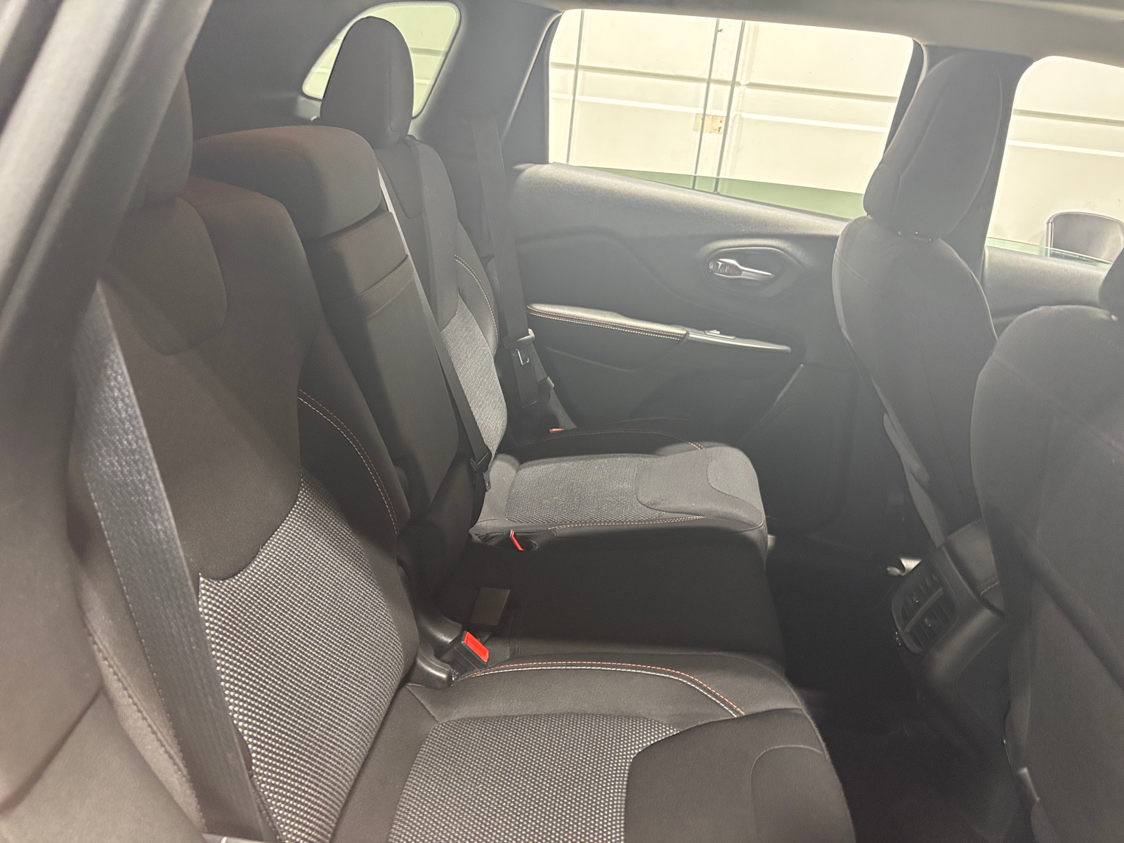 Thumbnail: 2016 Jeep Cherokee - 6