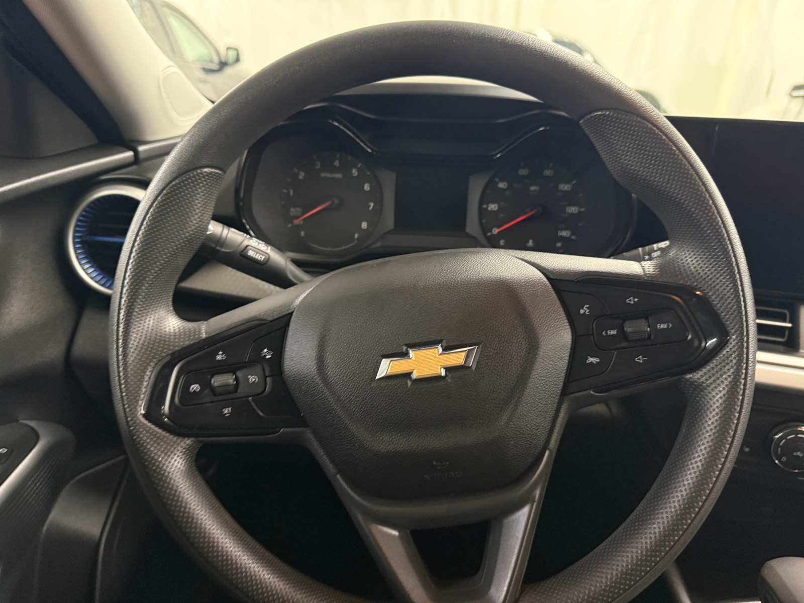 Thumbnail: 2025 Chevrolet Trax - 5