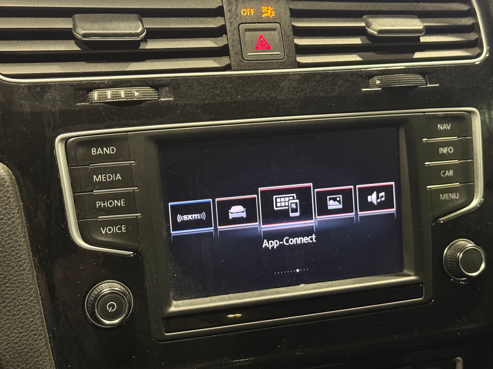 Thumbnail: 2016 Volkswagen Golf - 3