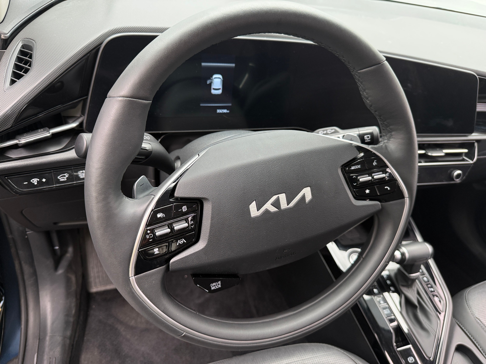 Thumbnail: 2023 Kia Niro - 4