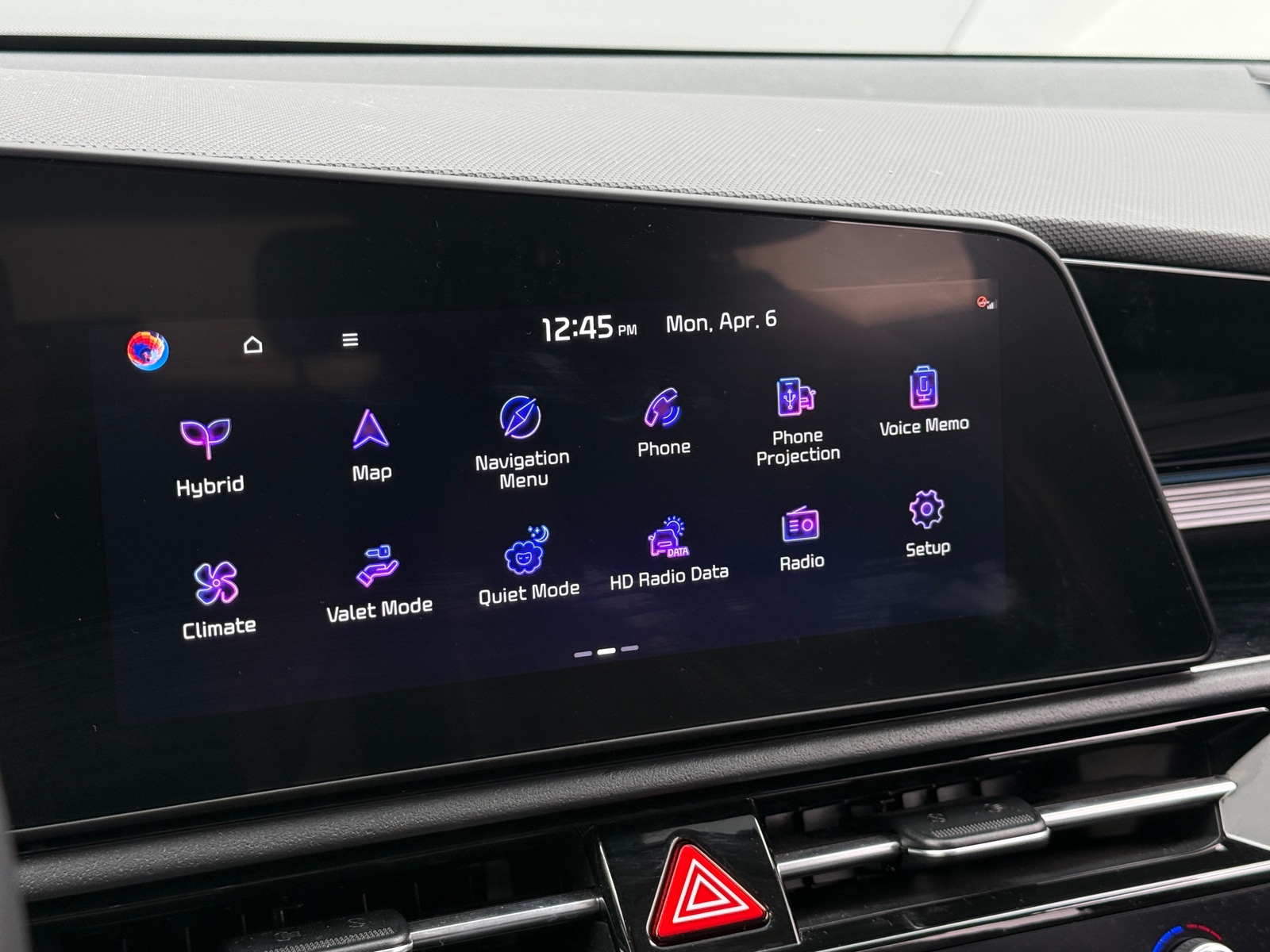 Thumbnail: 2023 Kia Niro - 3