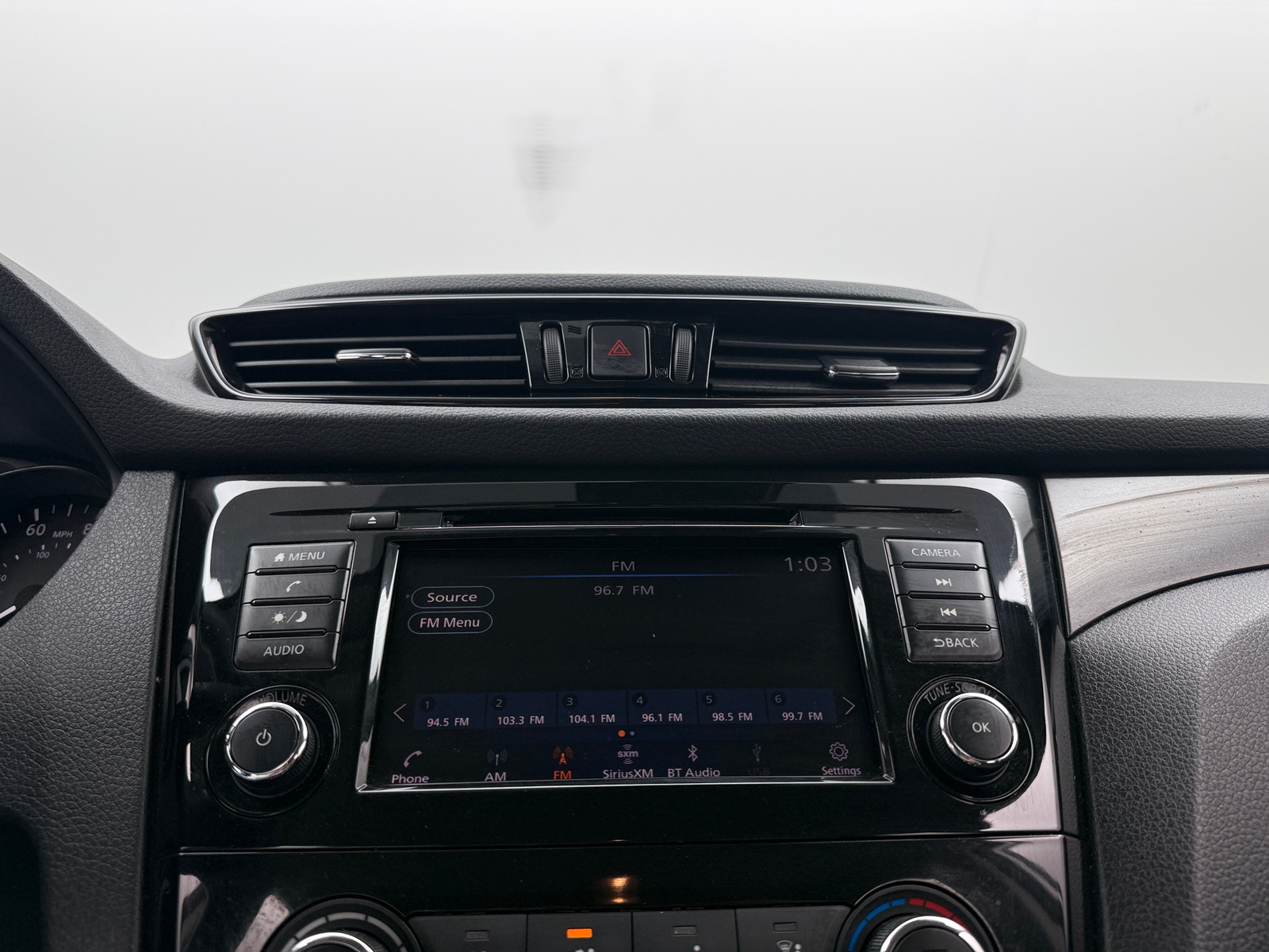 Thumbnail: 2021 Nissan Rogue Sport - 4