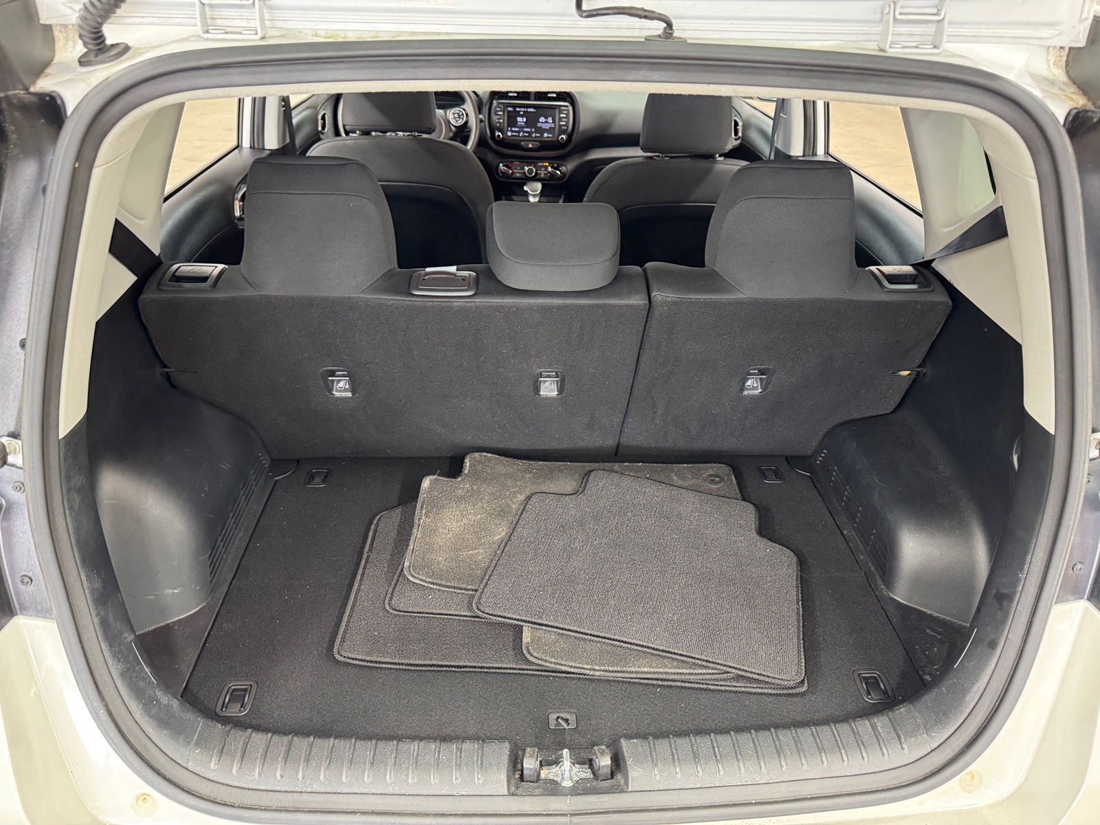 Thumbnail: 2022 Kia Soul - 7