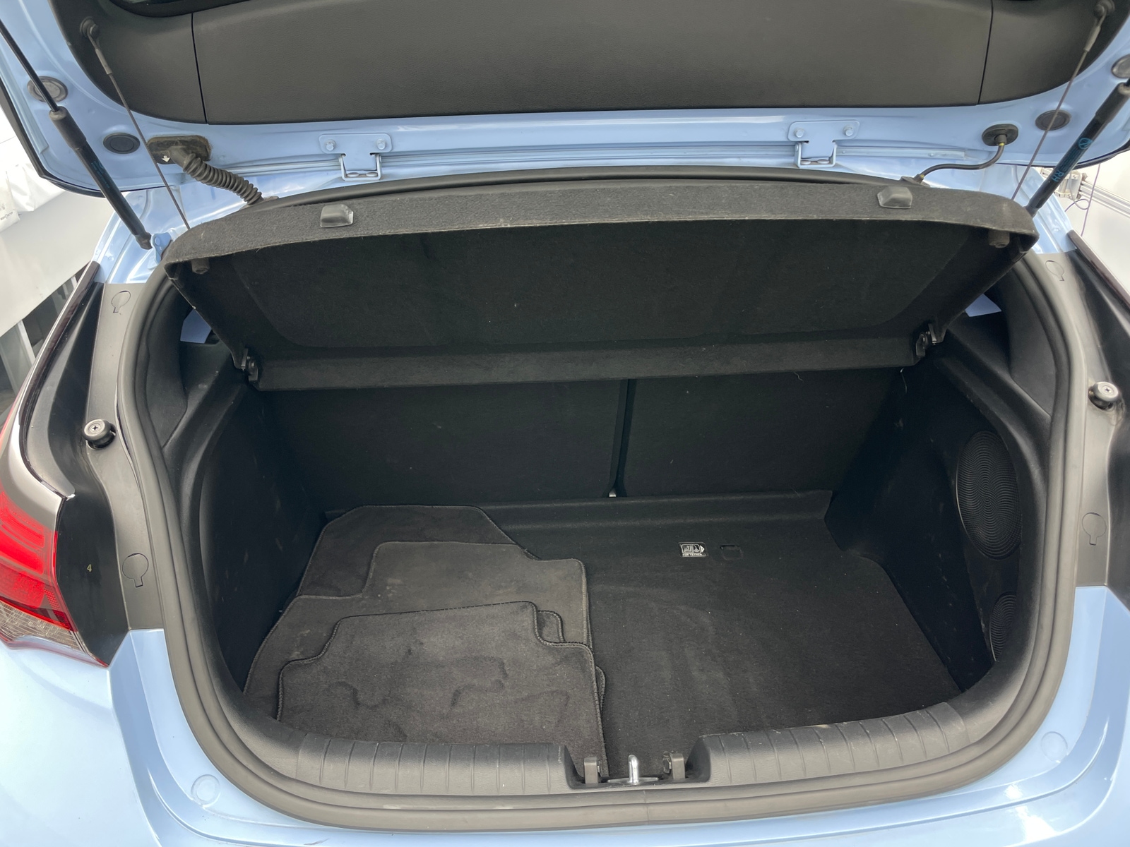 Thumbnail: 2019 Hyundai Veloster - 7