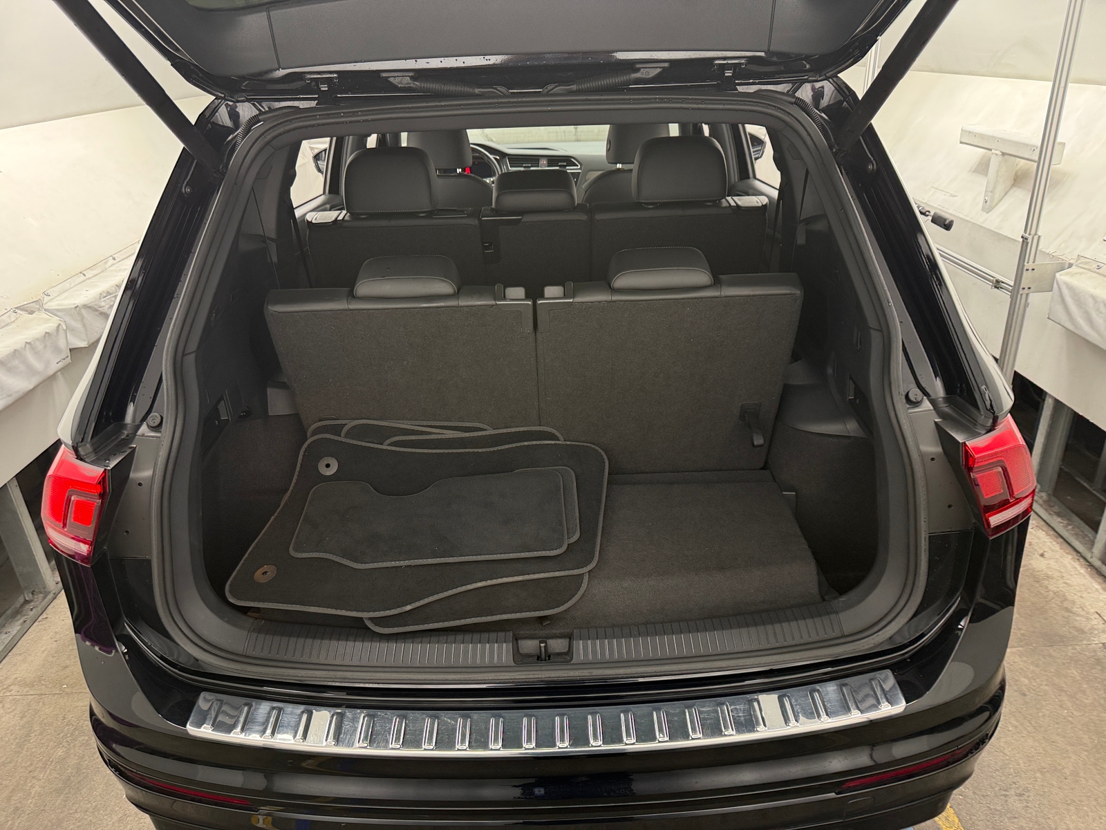 Thumbnail: 2019 Volkswagen Tiguan - 6