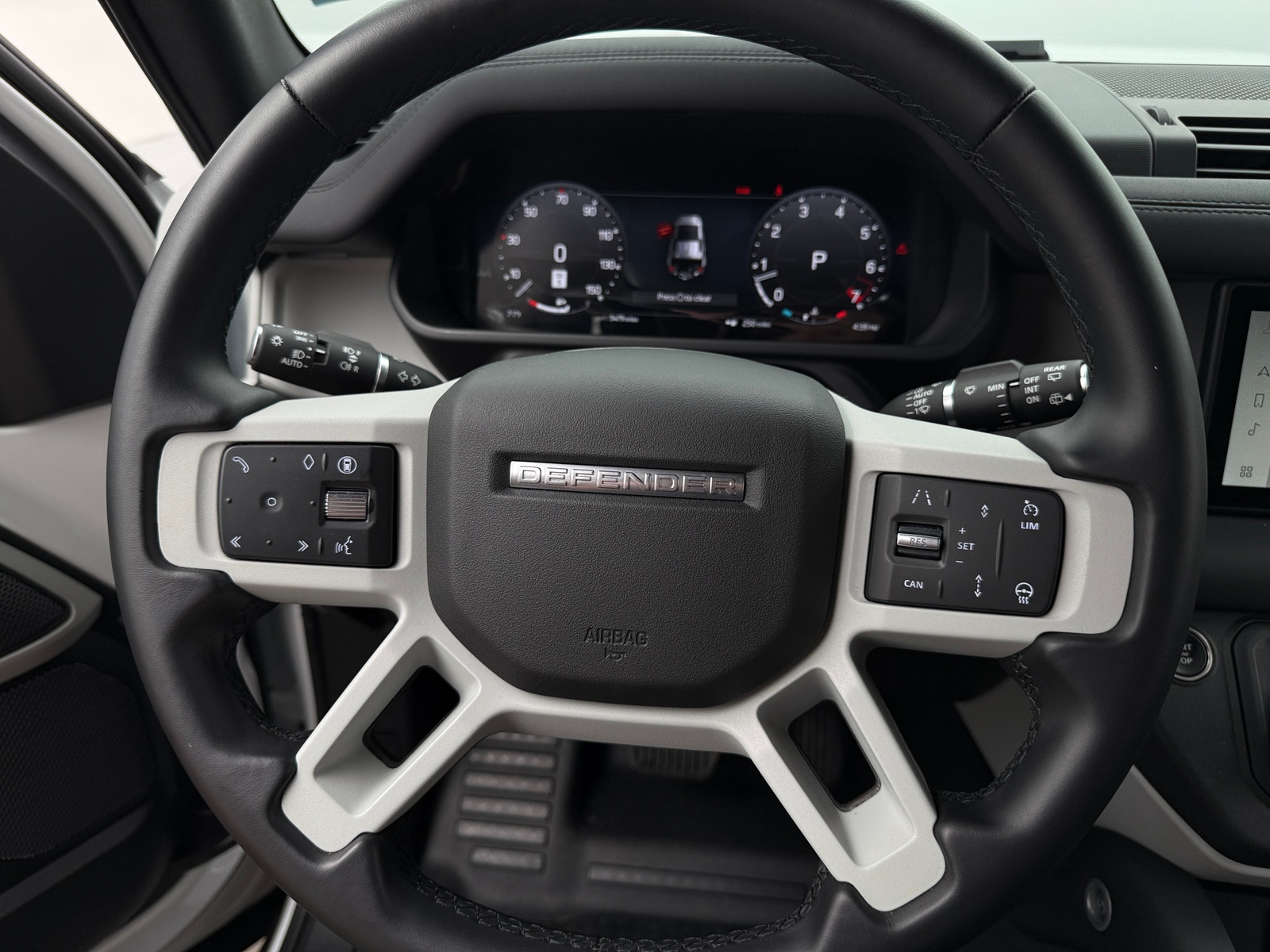 Thumbnail: 2024 Land Rover Defender - 4