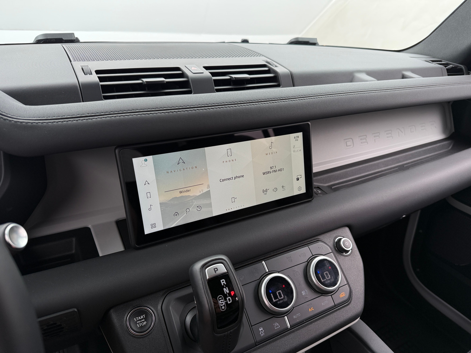 Thumbnail: 2024 Land Rover Defender - 3