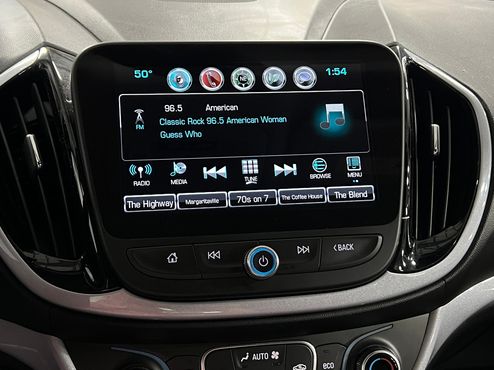 Thumbnail: 2018 Chevrolet Volt - 3