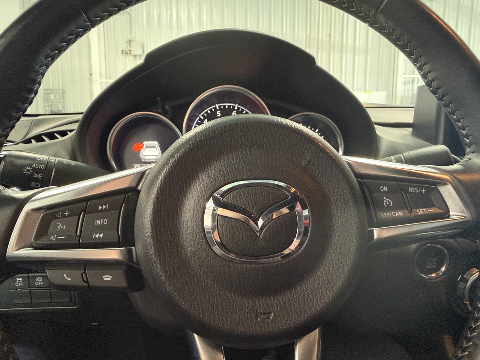 Thumbnail: 2022 Mazda MX-5 Miata - 4