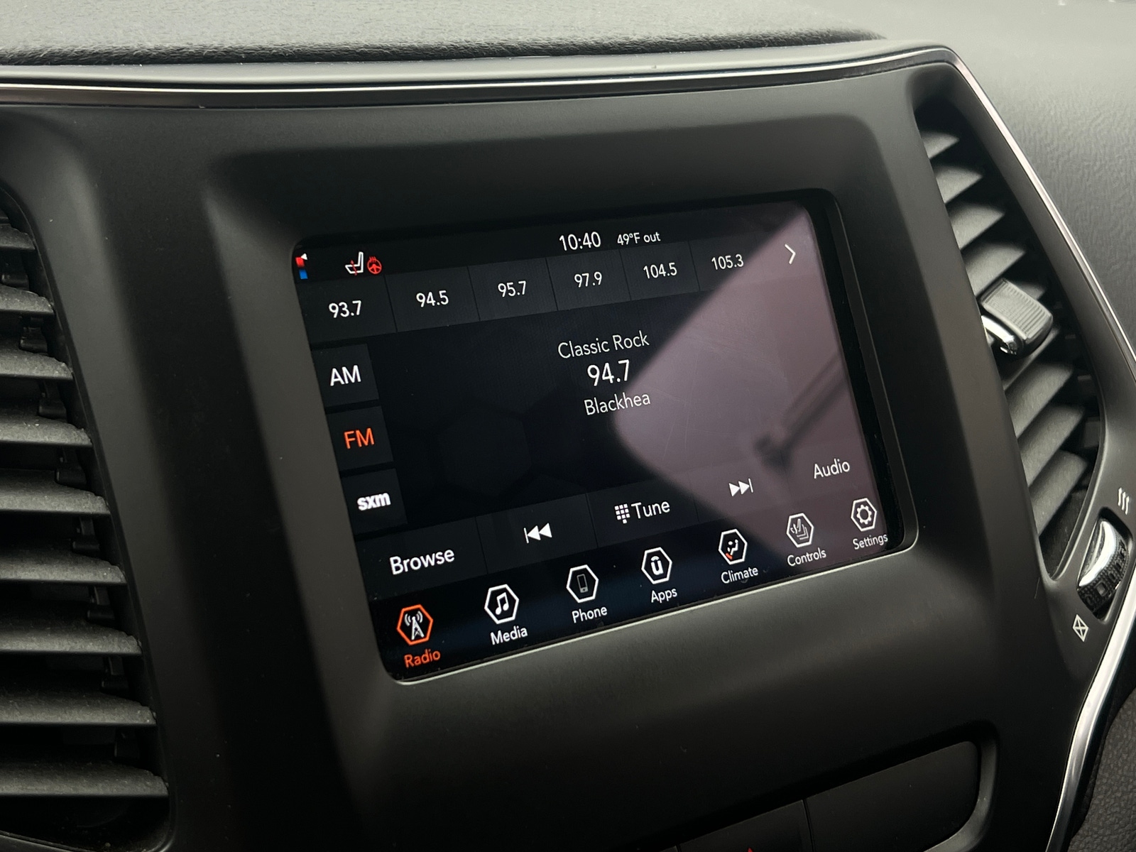 Thumbnail: 2020 Jeep Cherokee - 4