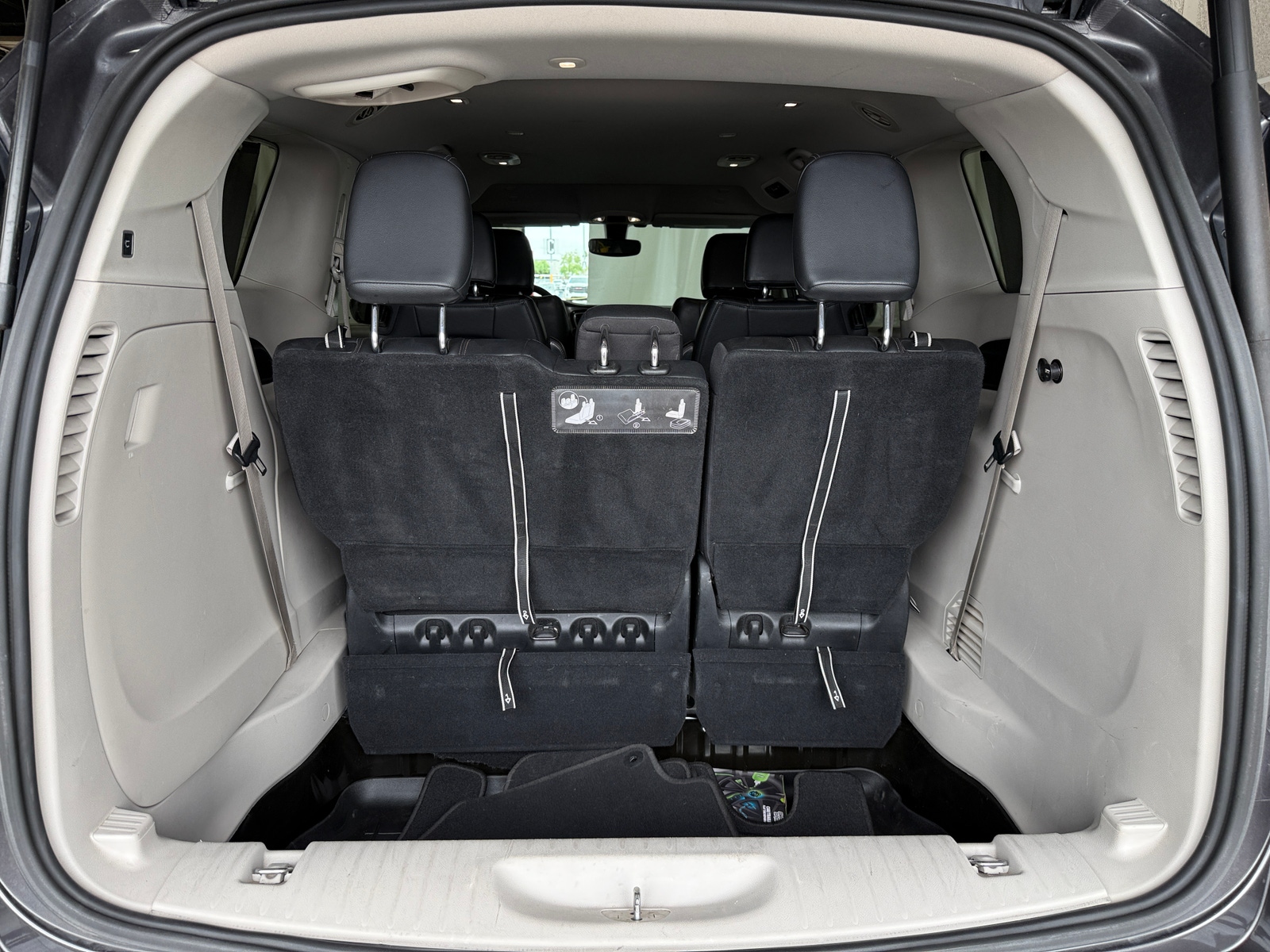 Thumbnail: 2020 Chrysler Pacifica - 6