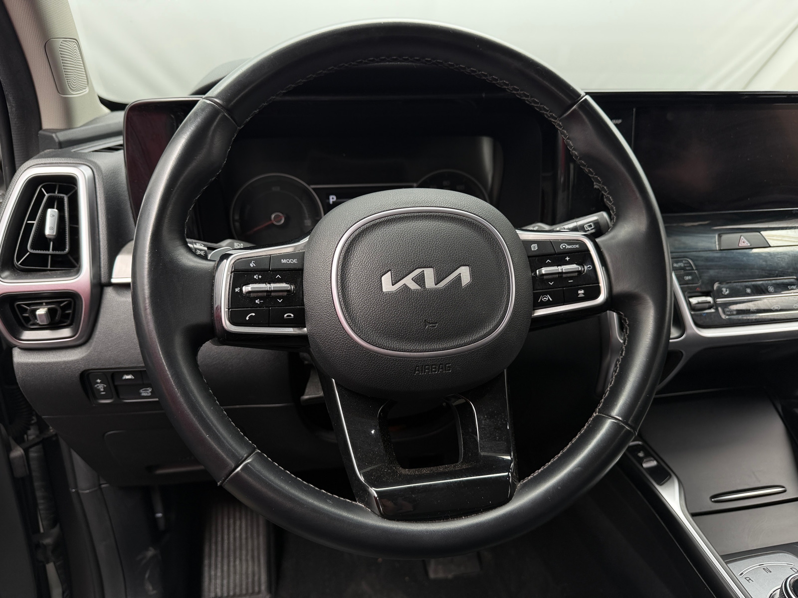Thumbnail: 2022 Kia Sorento - 4