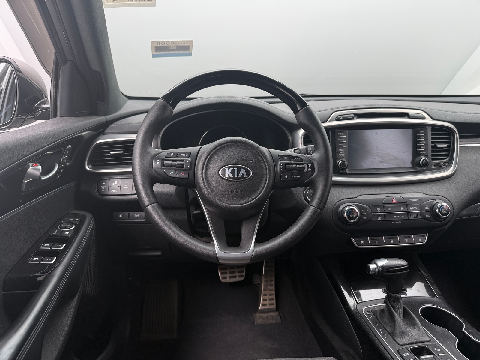 Thumbnail: 2016 Kia Sorento - 4