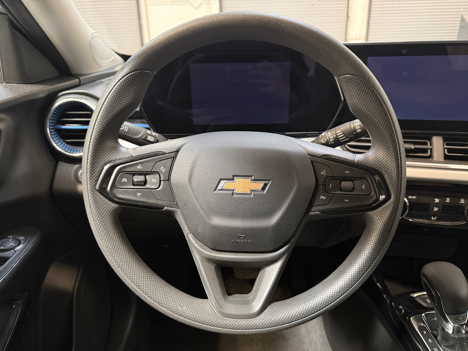 Thumbnail: 2025 Chevrolet Trax - 5