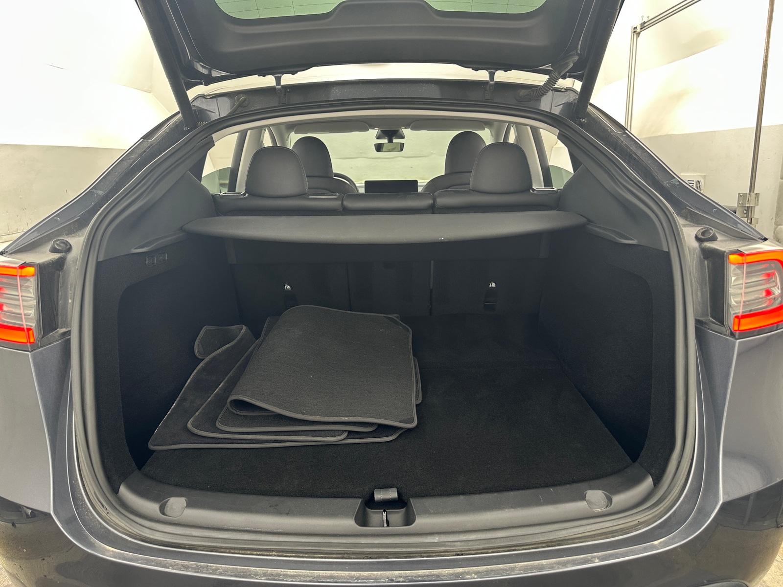 Thumbnail: 2023 Tesla Model Y - 6