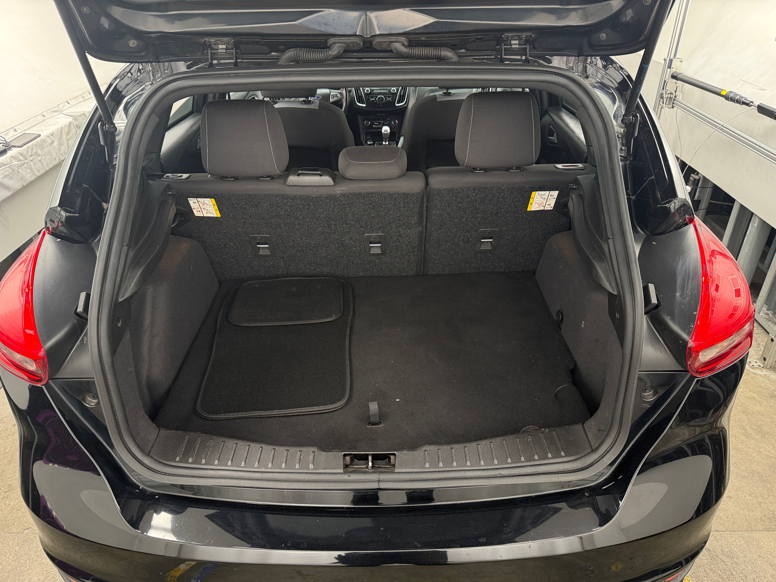 Thumbnail: 2017 Ford Focus - 7