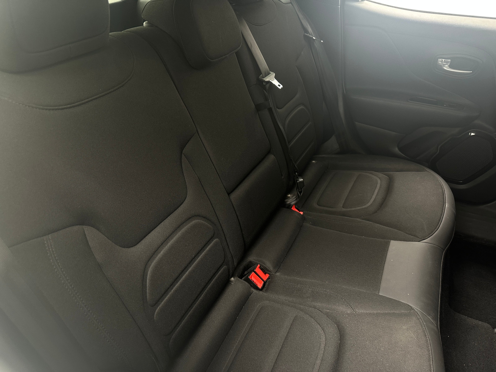 Thumbnail: 2017 Jeep Renegade - 6