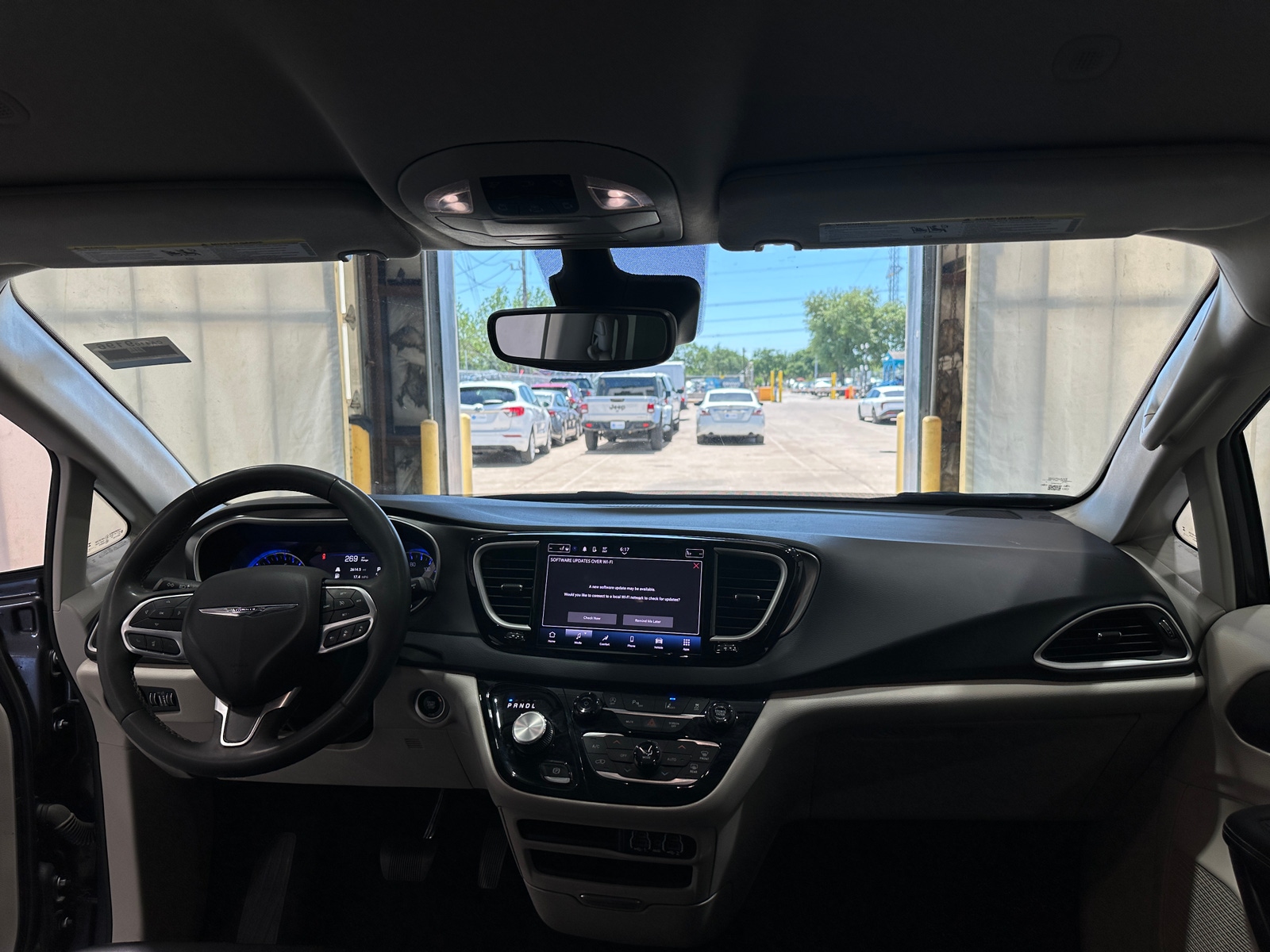 Thumbnail: 2023 Chrysler Pacifica - 2