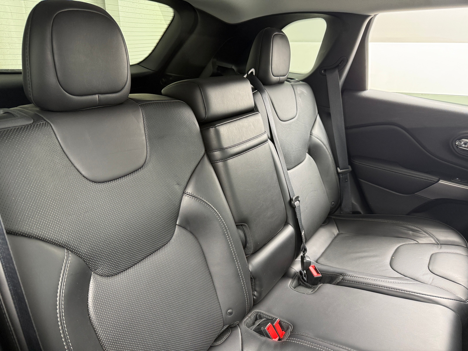 Thumbnail: 2019 Jeep Cherokee - 5