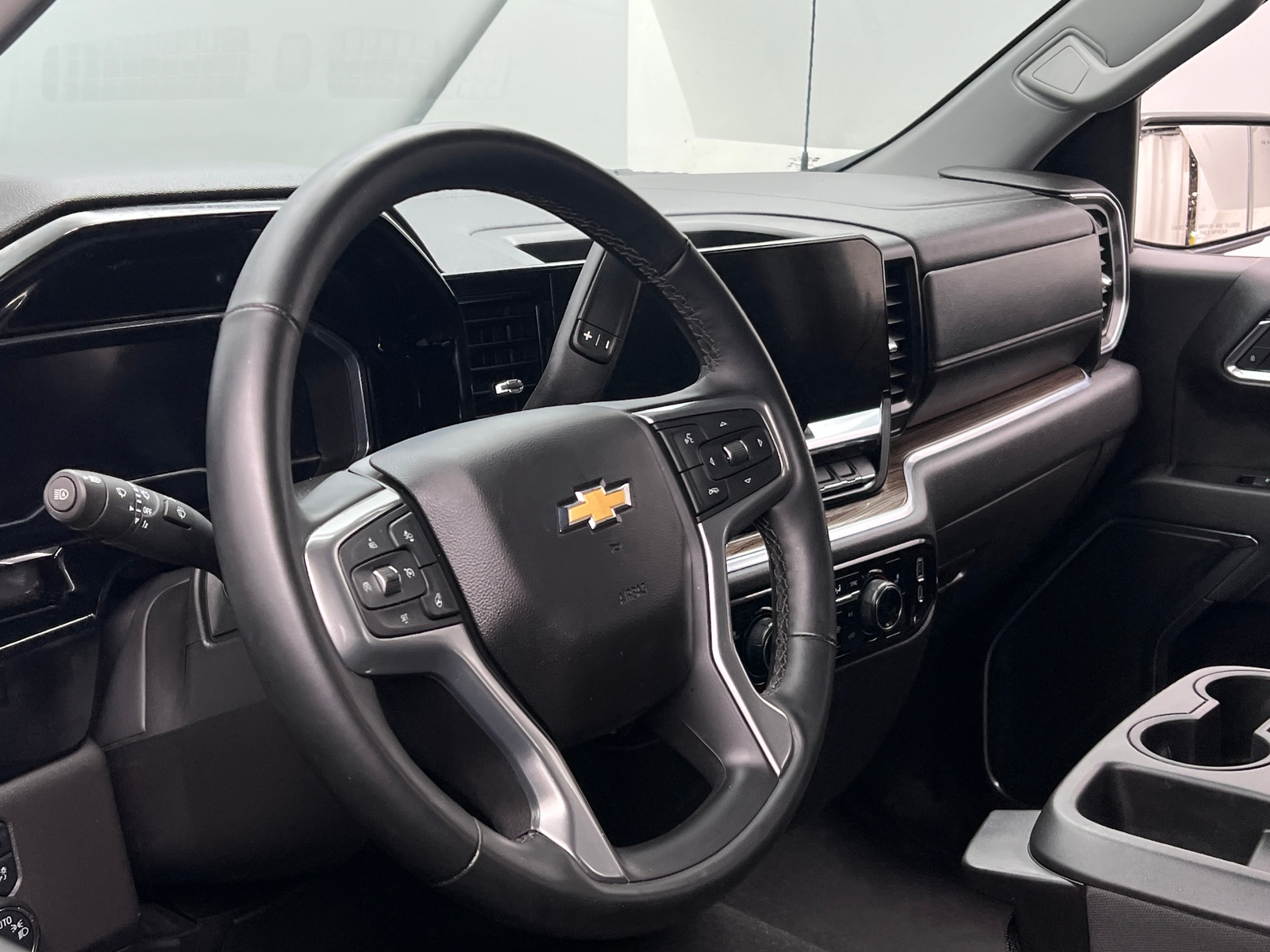 Thumbnail: 2025 Chevrolet Silverado 1500 - 5