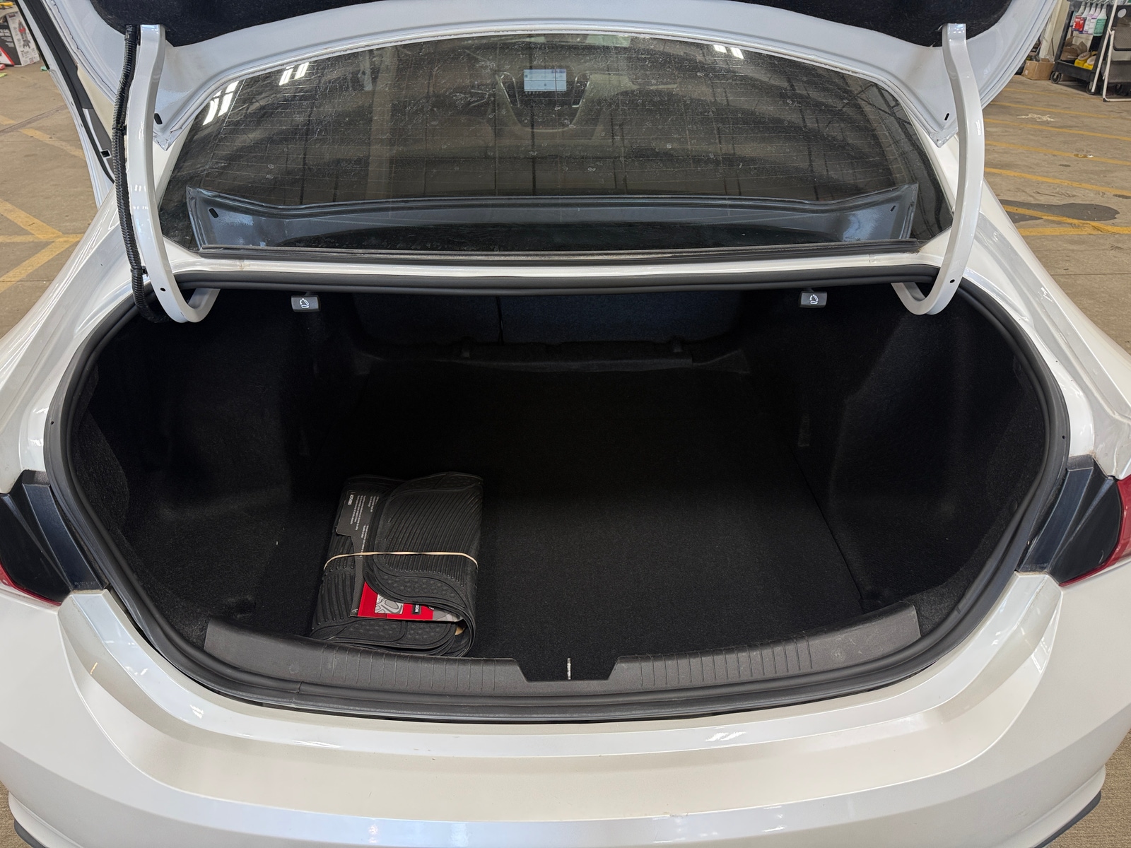 Thumbnail: 2019 Chevrolet Malibu - 6