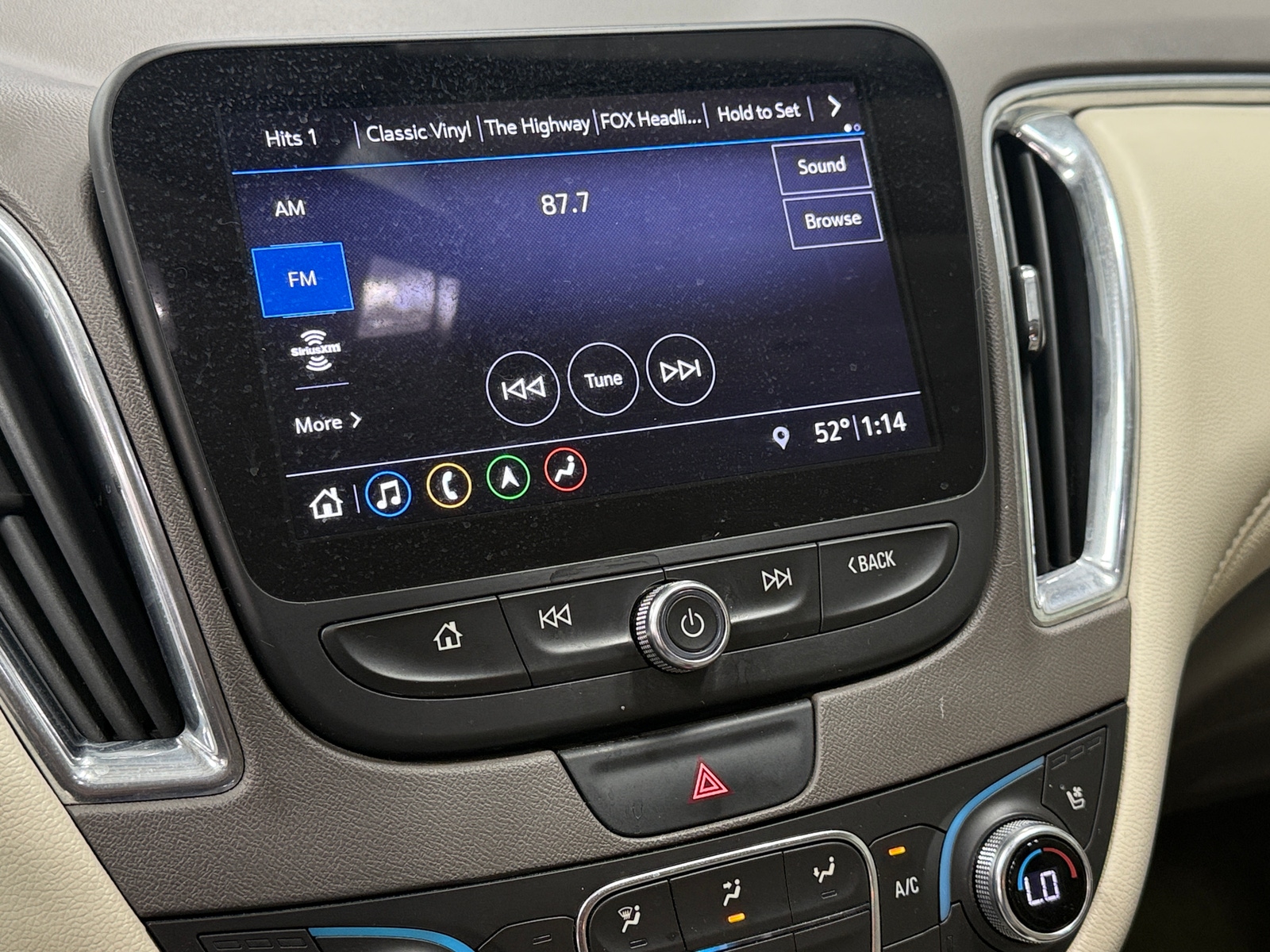 Thumbnail: 2019 Chevrolet Malibu - 3