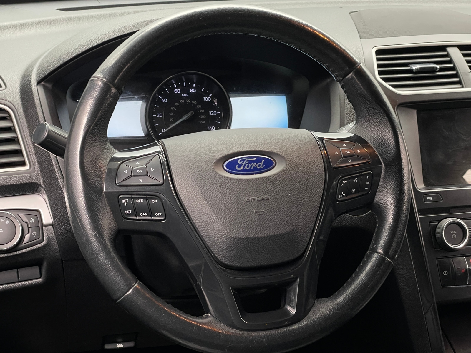 Thumbnail: 2017 Ford Explorer - 5