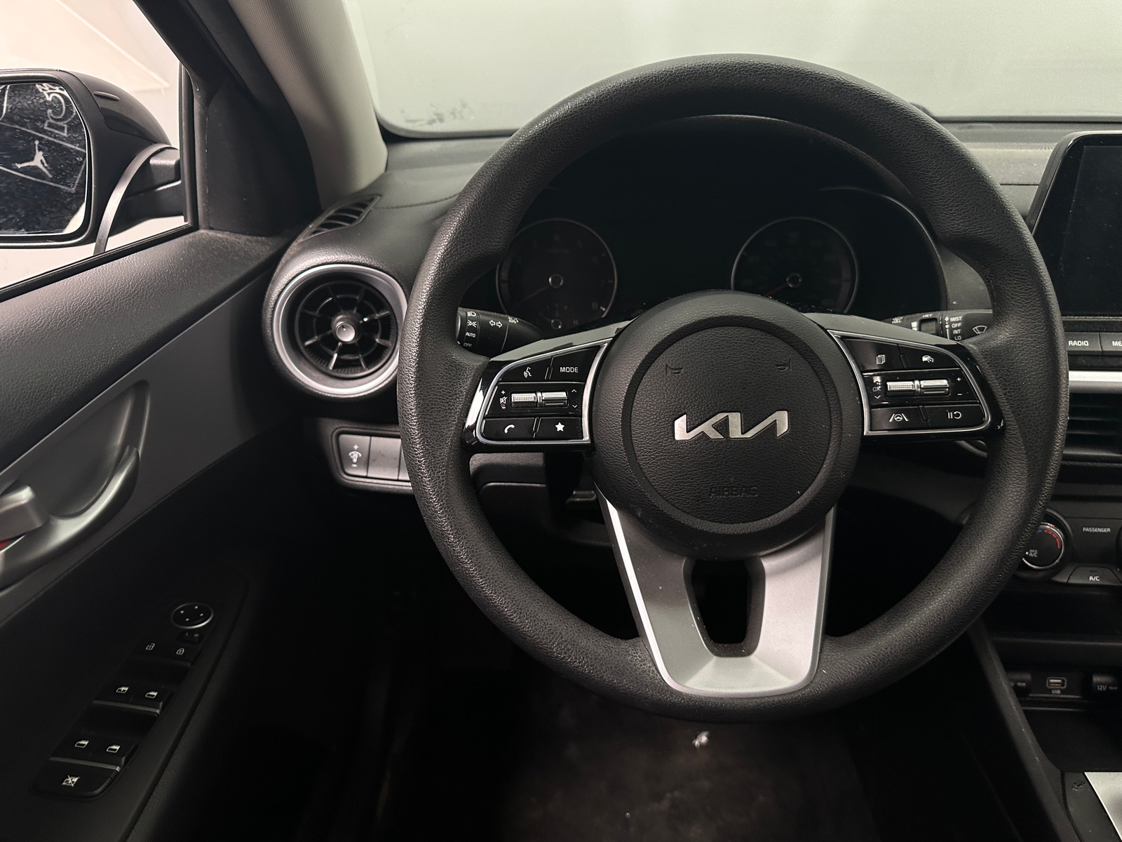 Thumbnail: 2023 Kia Forte - 5
