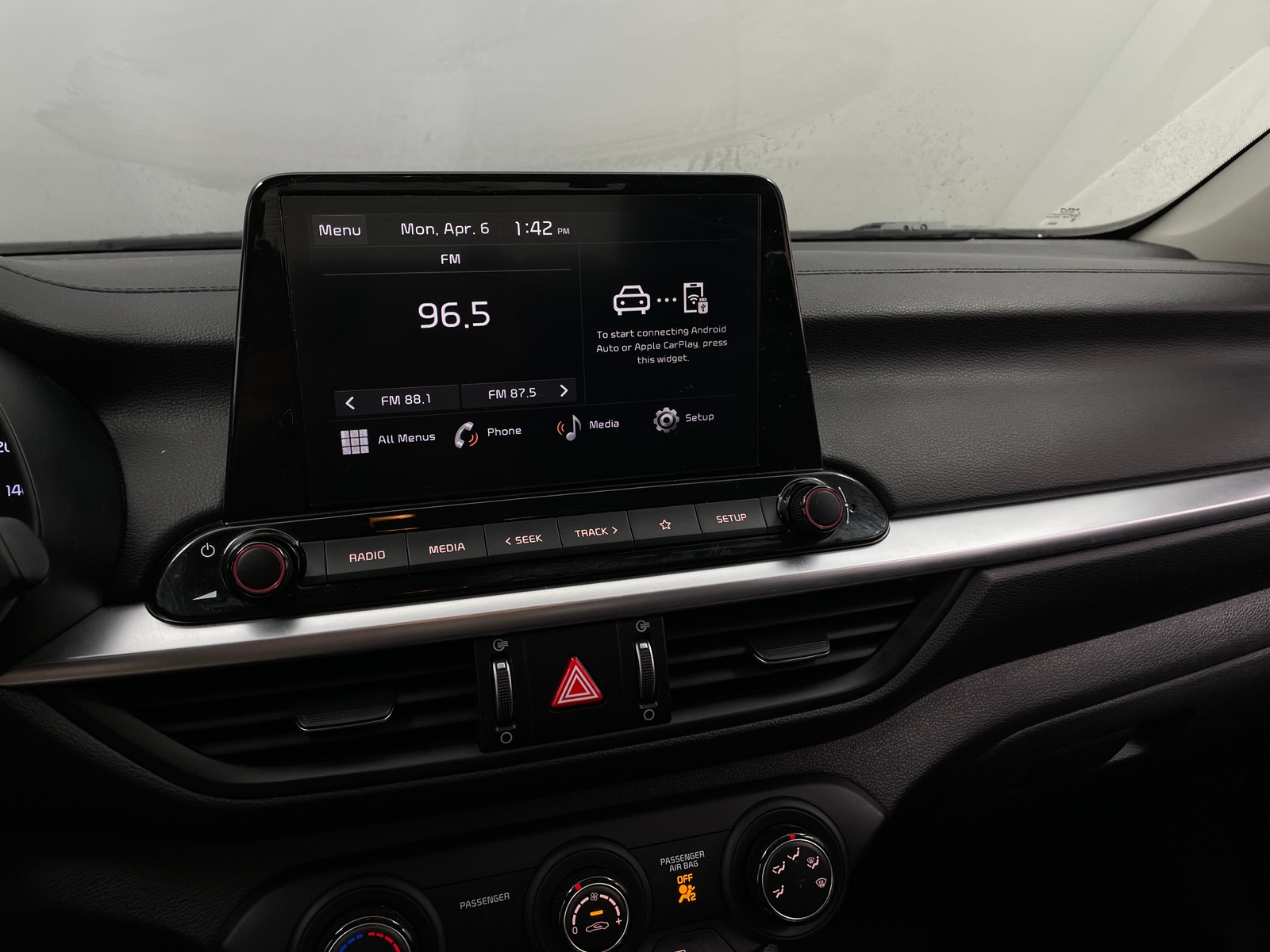 Thumbnail: 2023 Kia Forte - 4