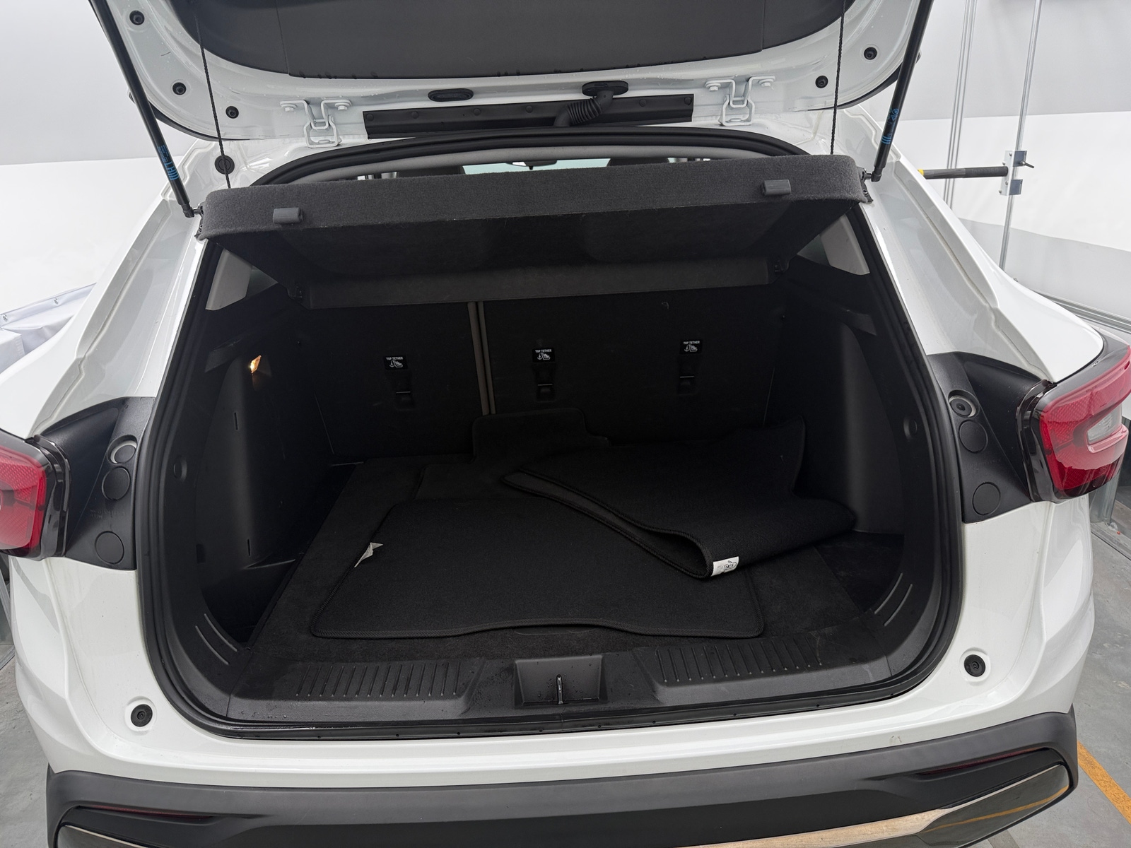 Thumbnail: 2024 Chevrolet Trax - 6