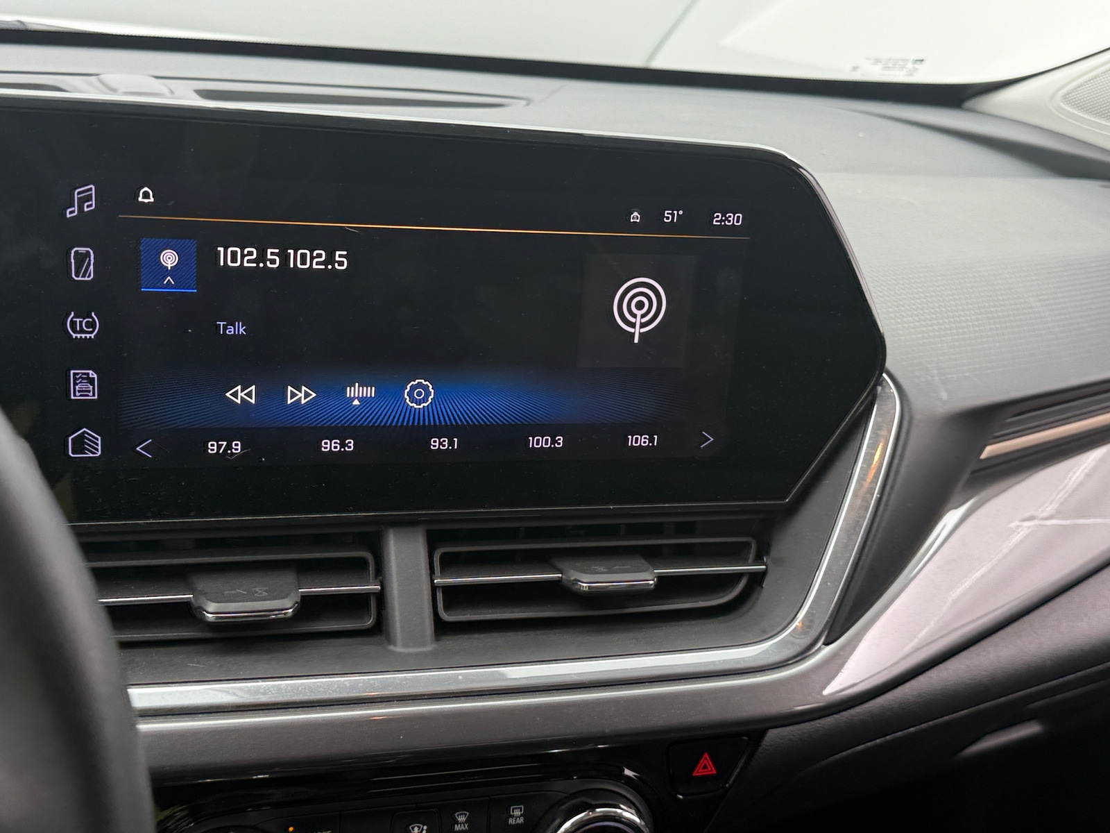 Thumbnail: 2024 Chevrolet Trax - 3