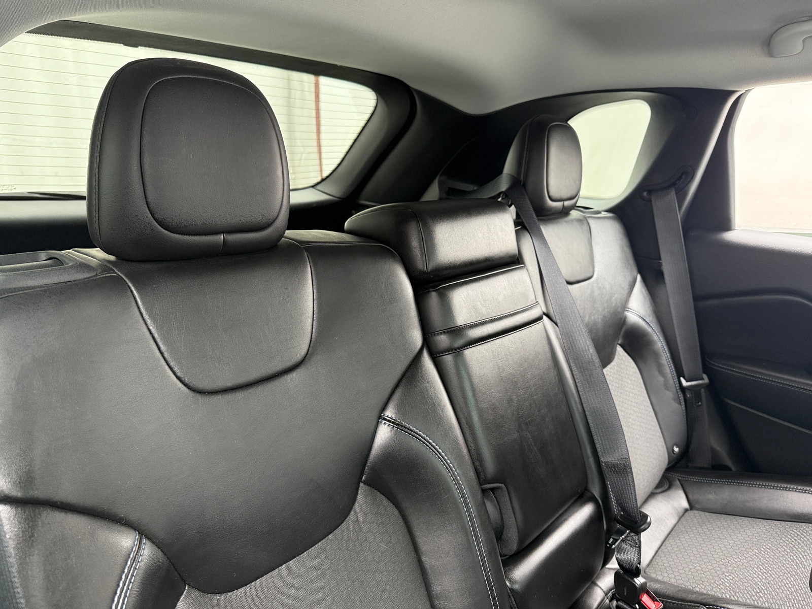 Thumbnail: 2019 Jeep Cherokee - 6