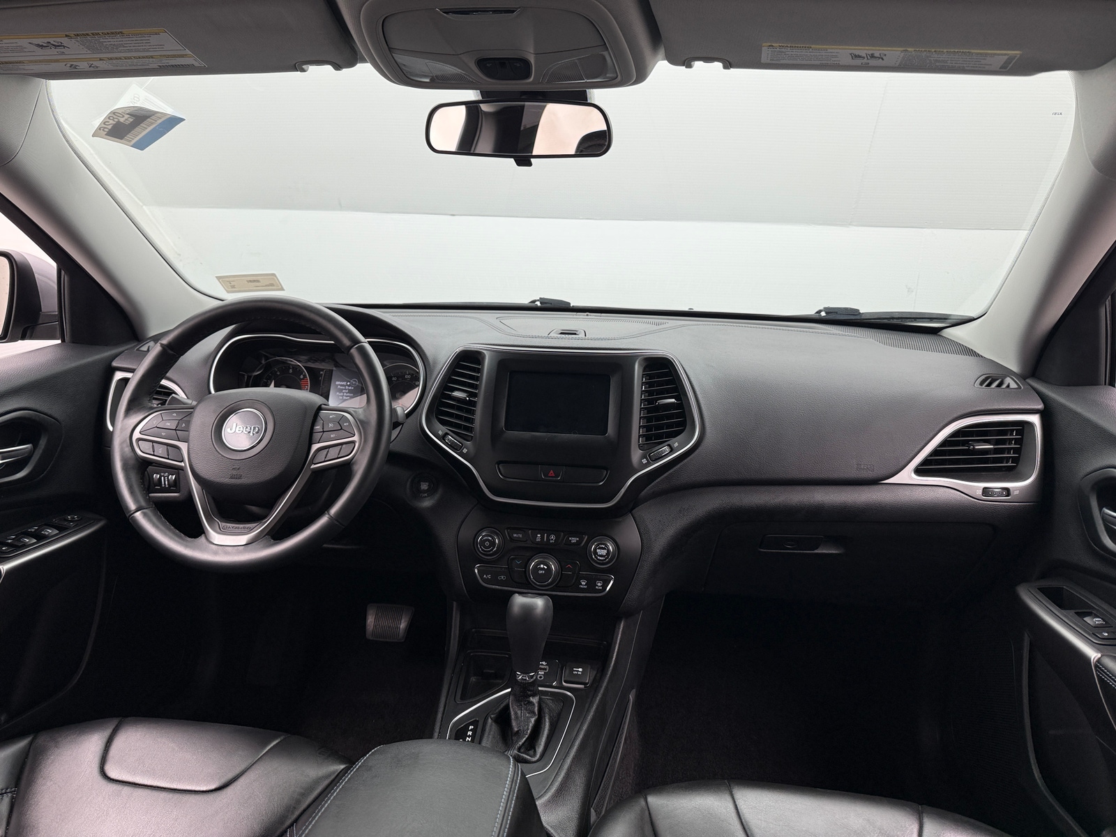 Thumbnail: 2019 Jeep Cherokee - 3