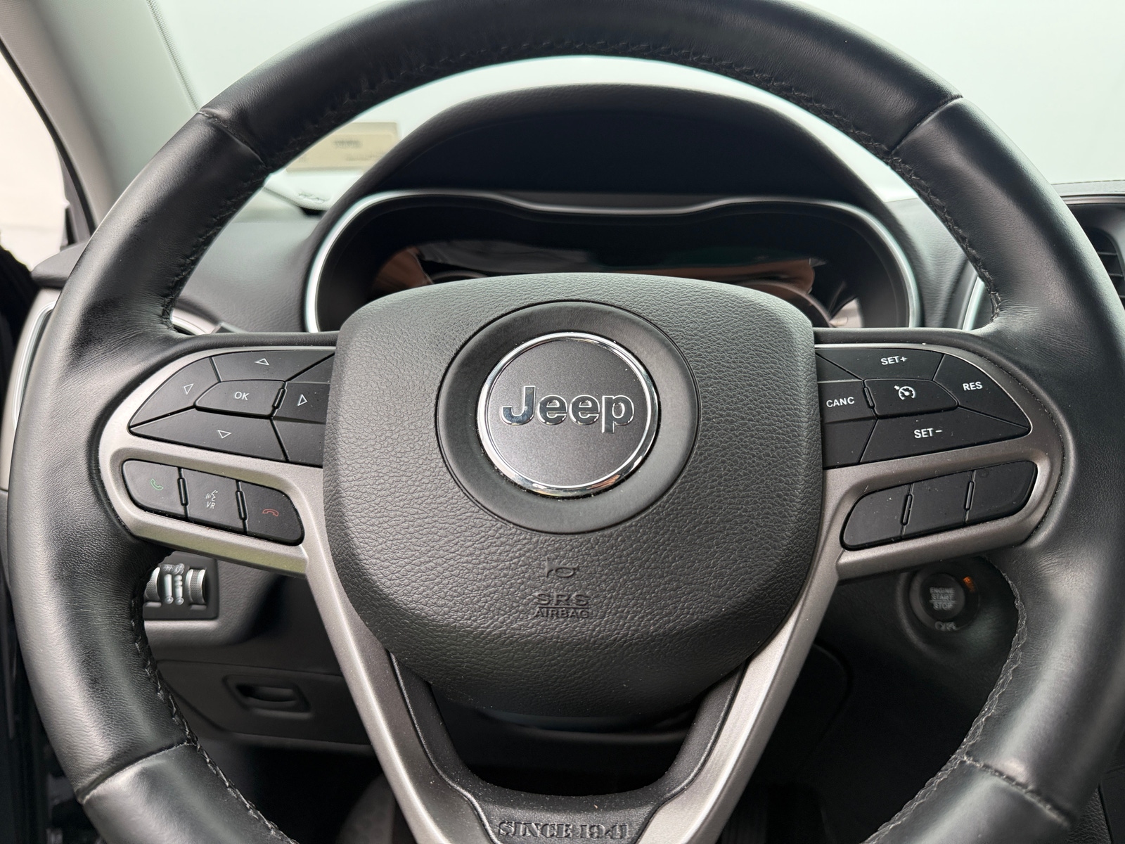 Thumbnail: 2019 Jeep Cherokee - 5