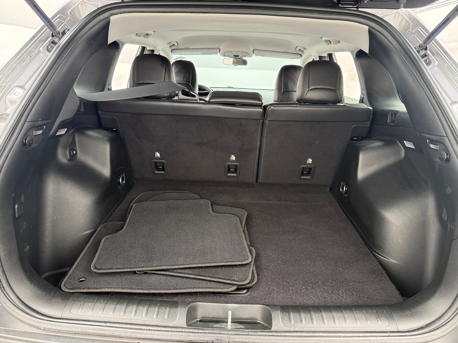 Thumbnail: 2019 Jeep Cherokee - 7