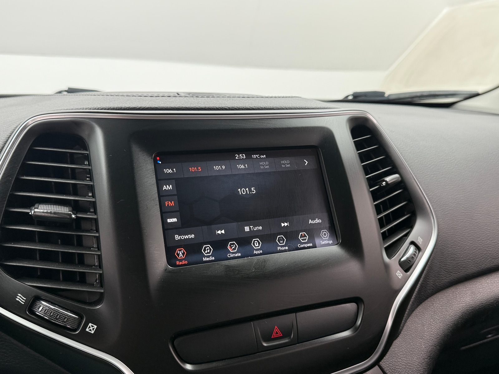 Thumbnail: 2019 Jeep Cherokee - 4