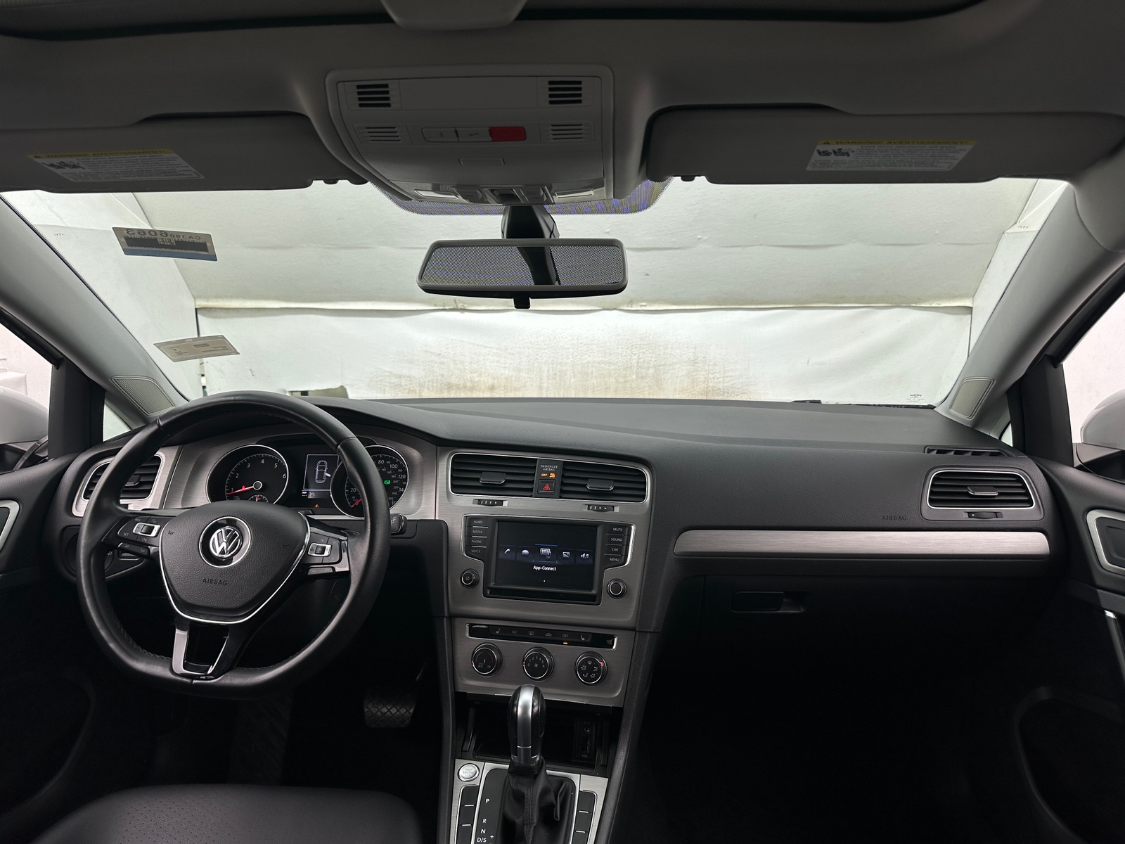 Thumbnail: 2017 Volkswagen Golf - 2