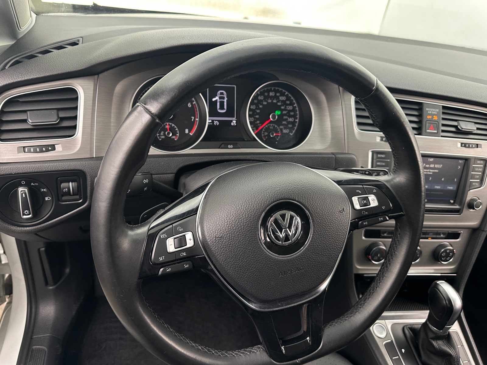 Thumbnail: 2017 Volkswagen Golf - 4