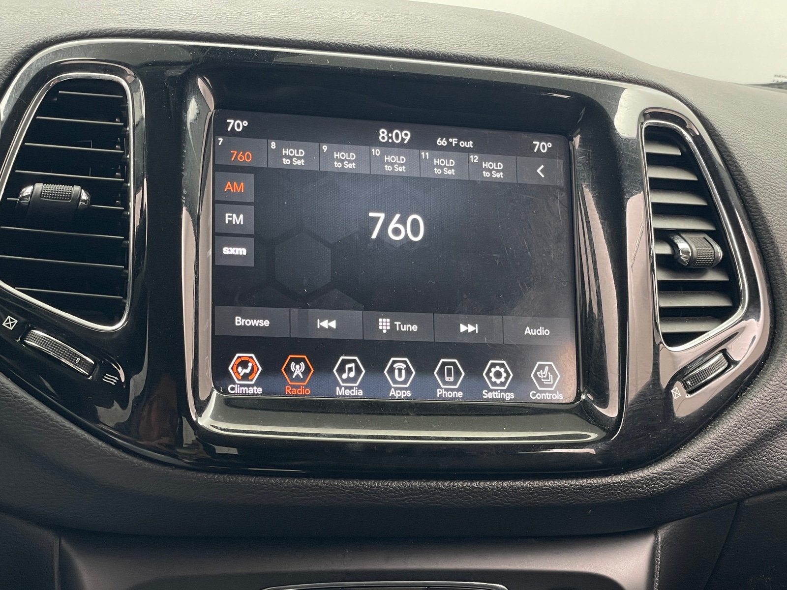 Thumbnail: 2019 Jeep Compass - 3