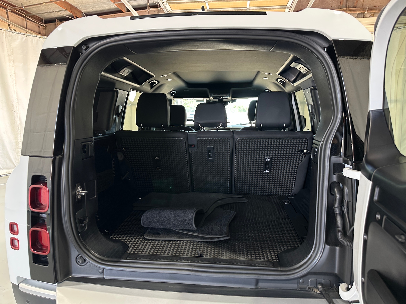 Thumbnail: 2025 Land Rover Defender - 6