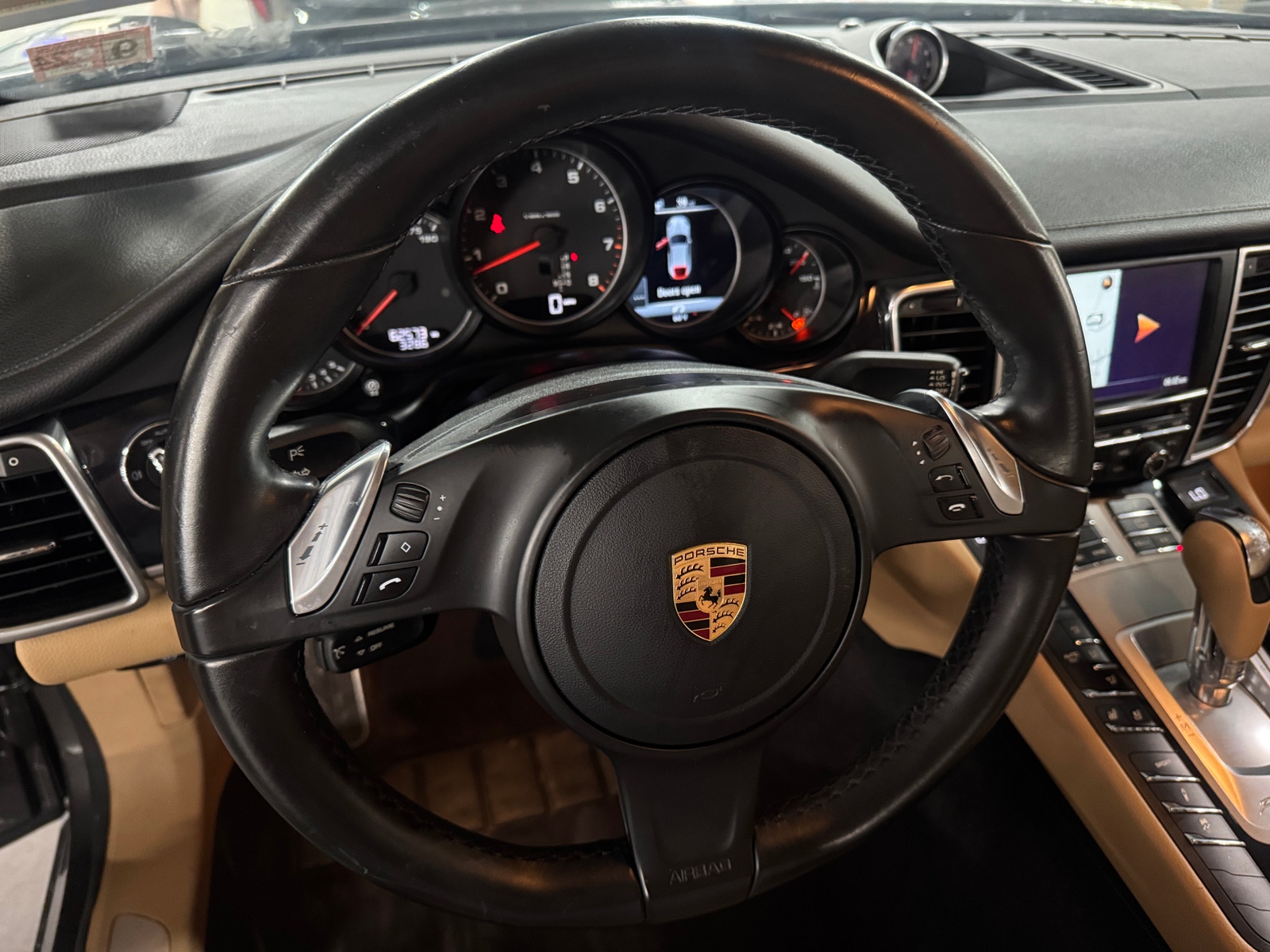 Thumbnail: 2016 Porsche Panamera - 4