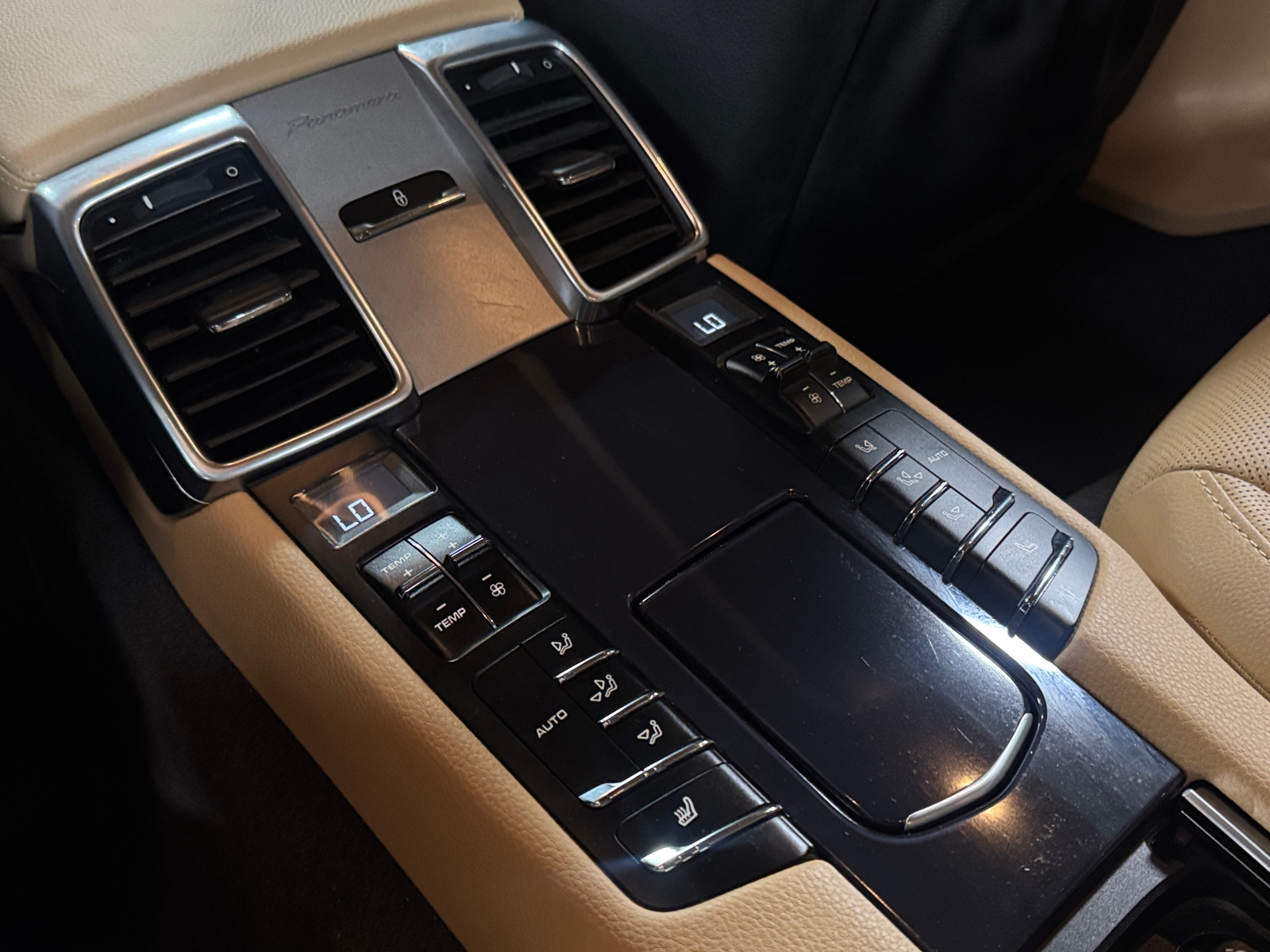 Thumbnail: 2016 Porsche Panamera - 6