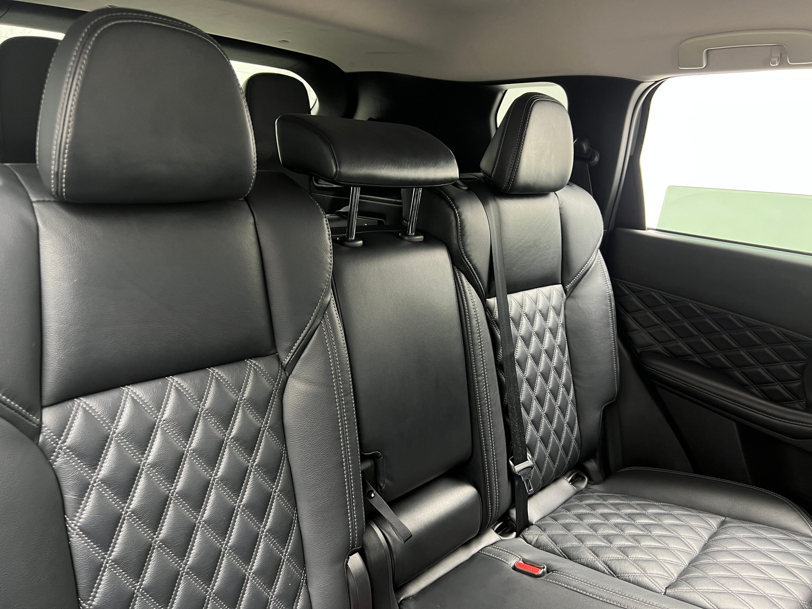 Thumbnail: 2022 Mitsubishi Outlander - 5