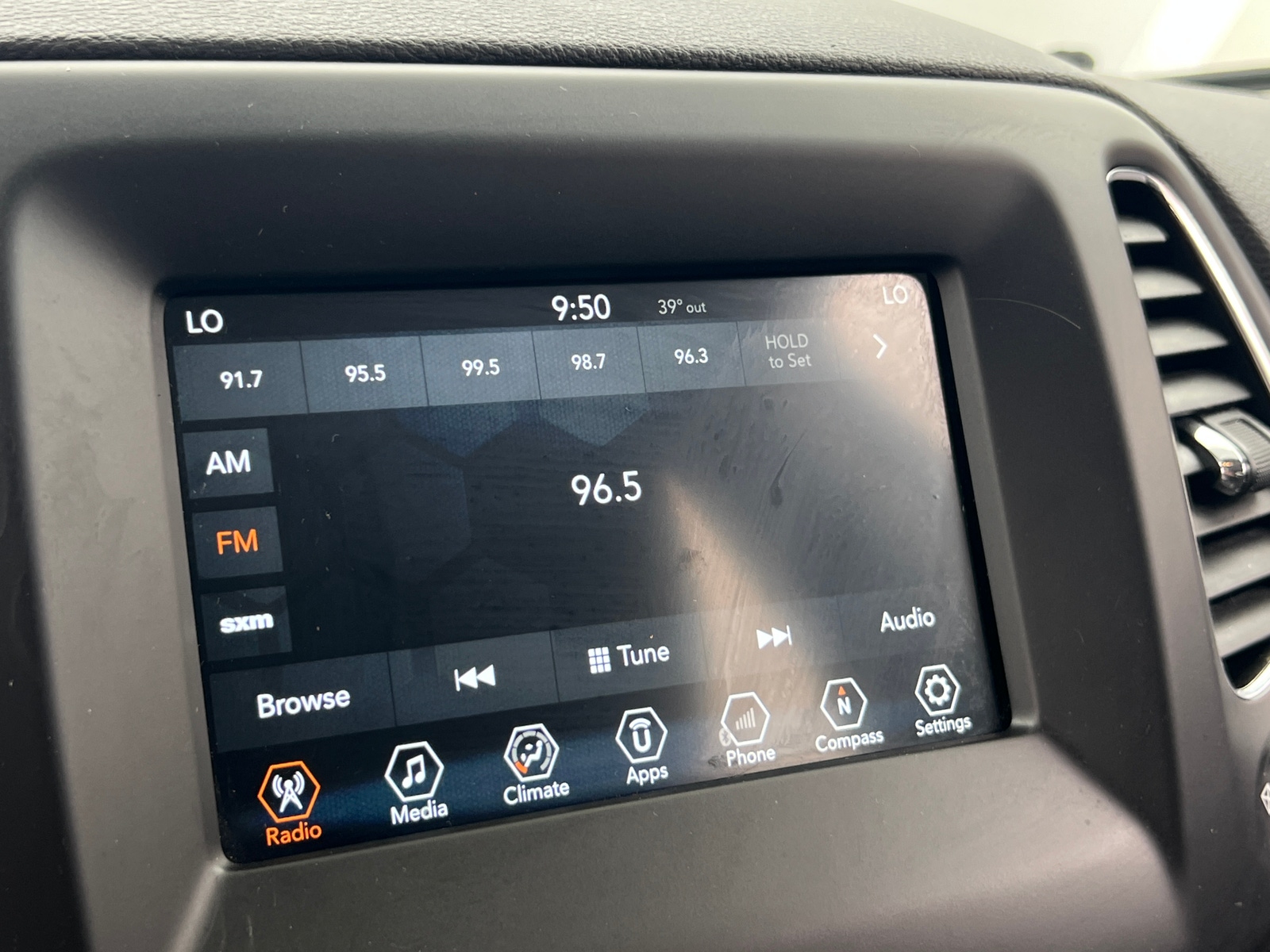 Thumbnail: 2018 Jeep Compass - 4